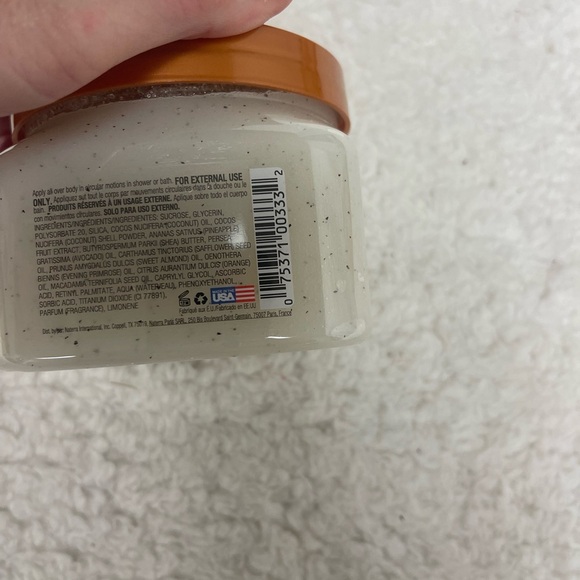 Tree Hut Coco Colada SHEA SUGAR Exfoliating and Ultra Hydrating Body Scrub 18 oz - Picture 4 of 4